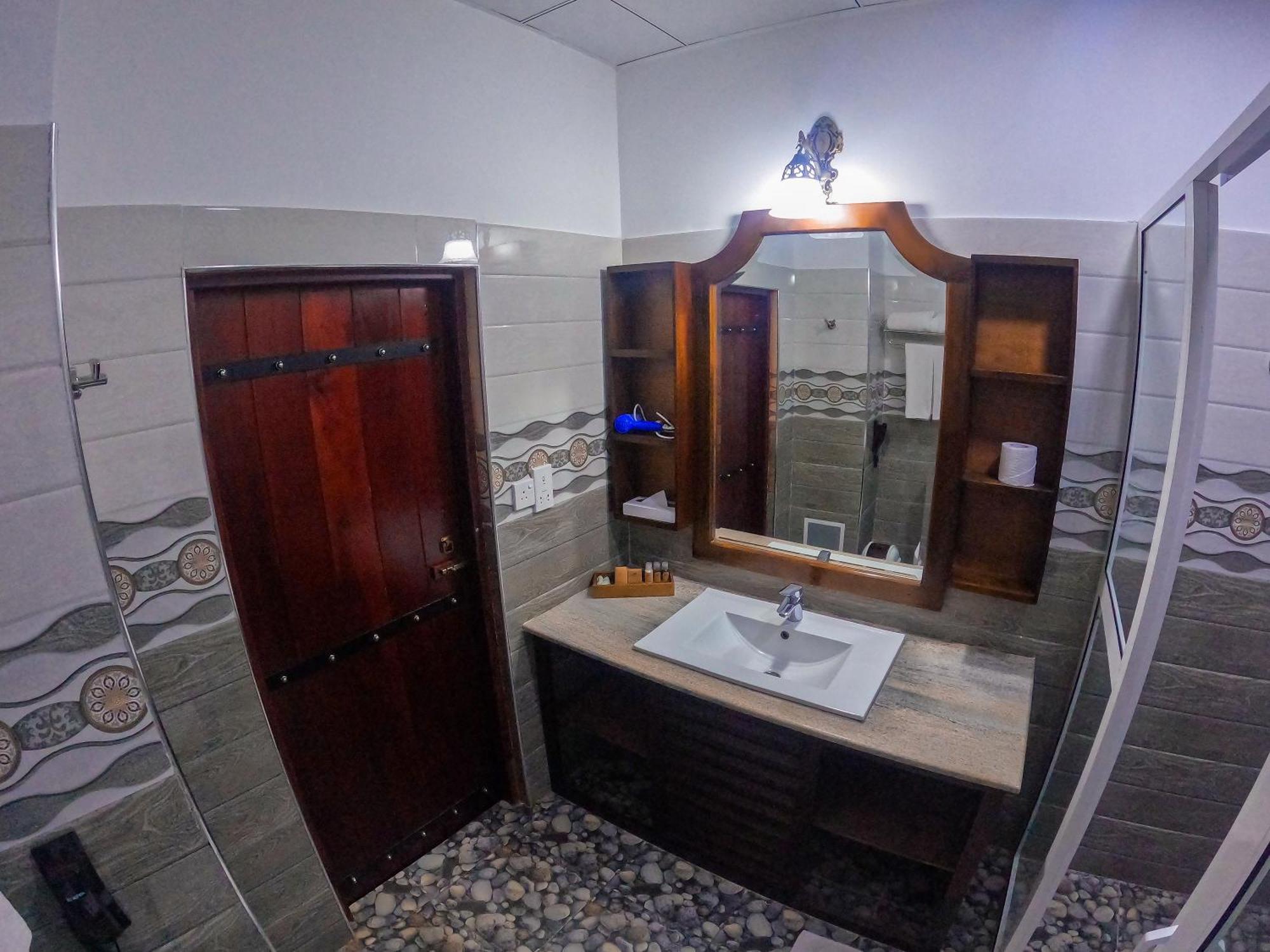 Centauria Wild Hotel Удавалаве Екстериор снимка